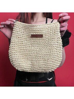 Sand coloured shoulder tote 🤎🤍